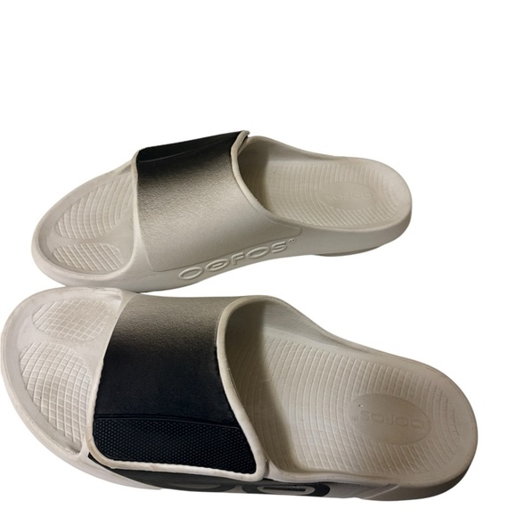 OOFOS OOahh Sport Flex Slide Sandals. In great conditions - Picture 6 of 12